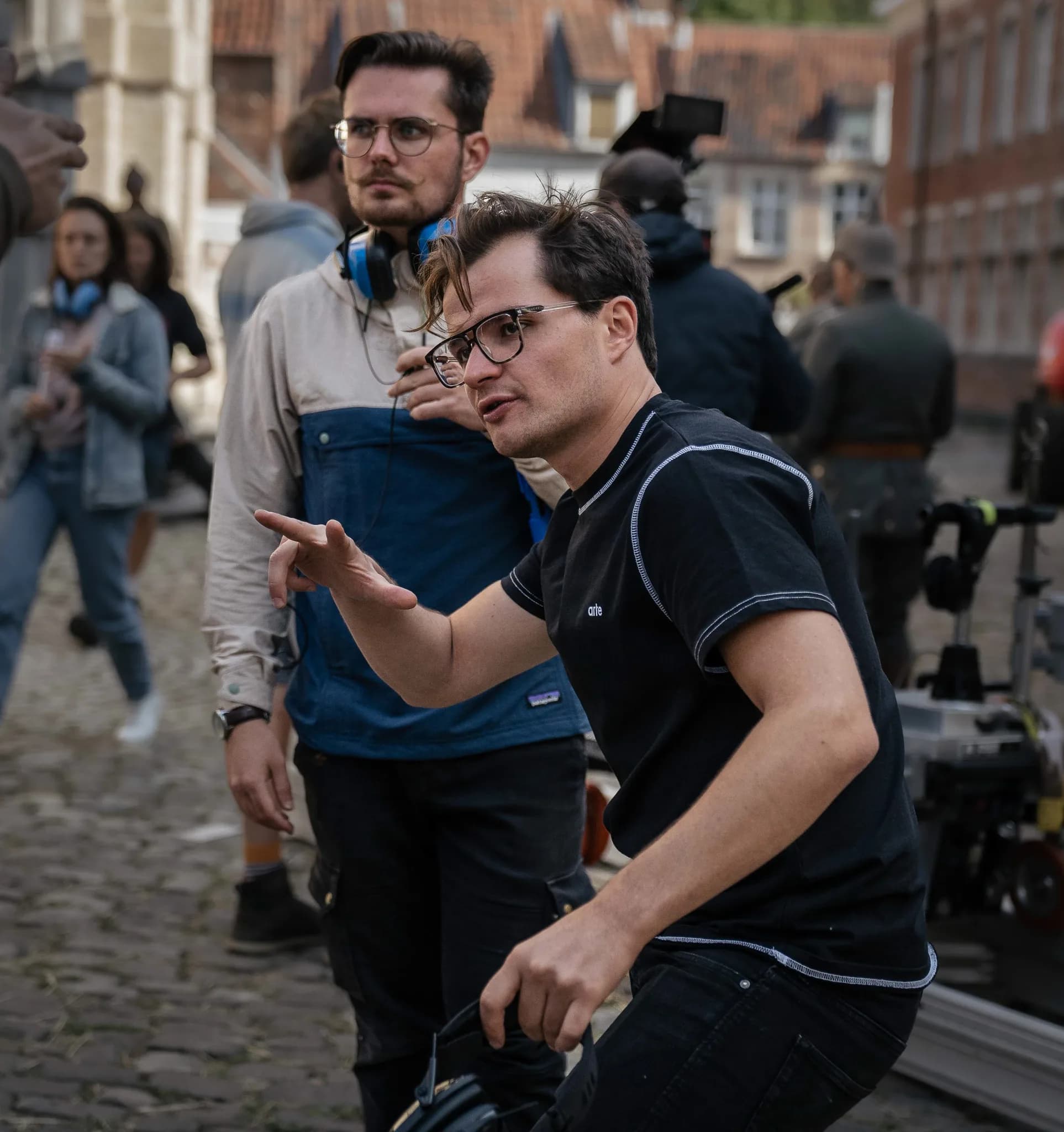 Julien Hayet-Kerknawi directing a street scene for The Last Front